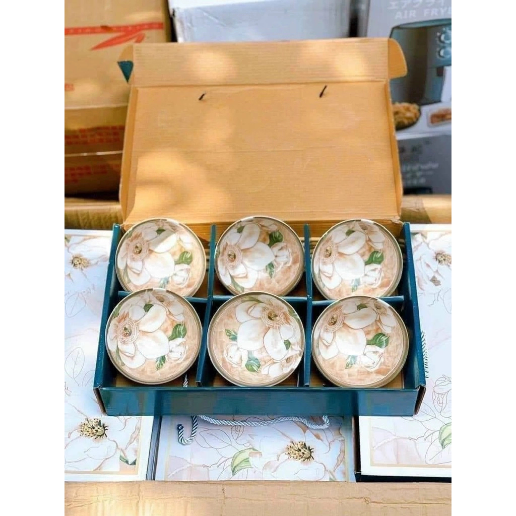 BỘ 6 CHÉN 6 ĐÔI ĐŨA HOA MAI KÈM HỘP Y HÌNH