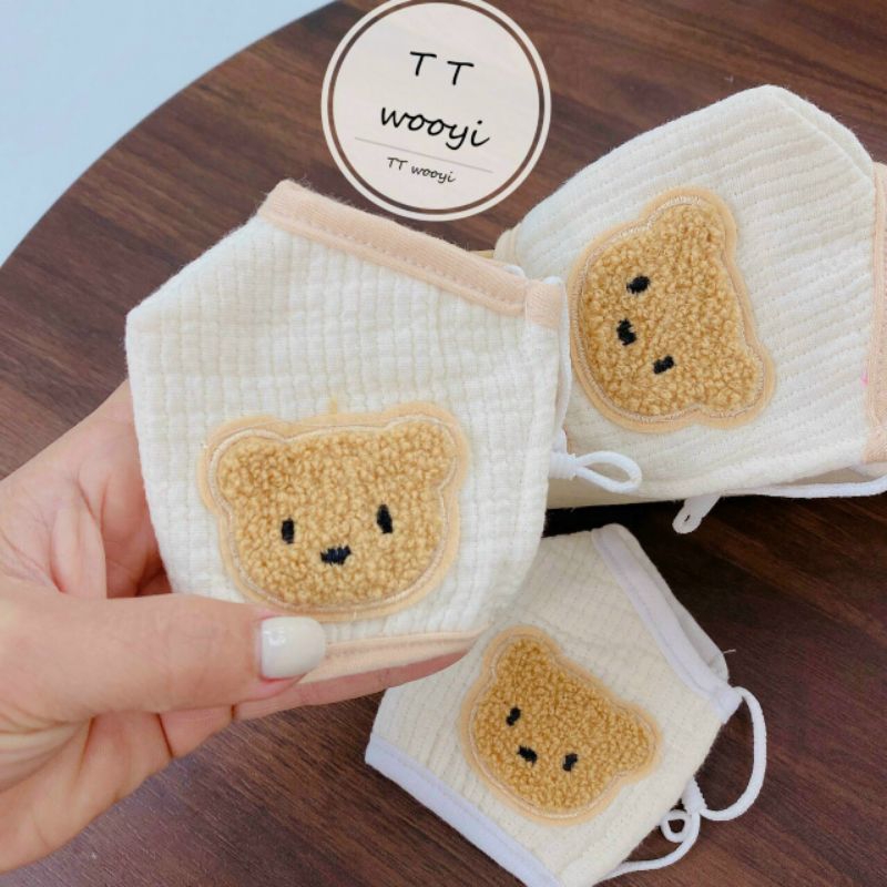 Khẩu trang vải xô muslin 4 lớp đính gấu siêu dễ thương cho bé 0-4 tuổi