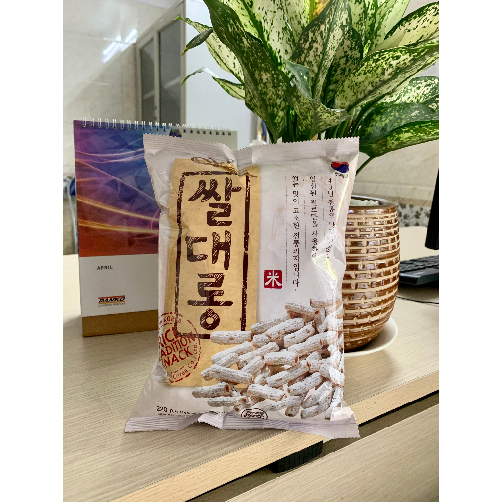Snack Gạo Ống Hàn Quốc 220g