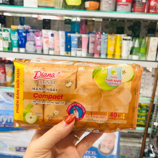 Băng vệ sinh Diana Sensi hàng ngày Slim mỏng nhẹ, khô thoáng, không mùi hương 40 miếng/1 gói