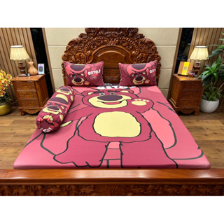Mẫu gấu dâu chống gậy . Bộ chăn ga gối thun lạnh lụa in 5D cao cấp