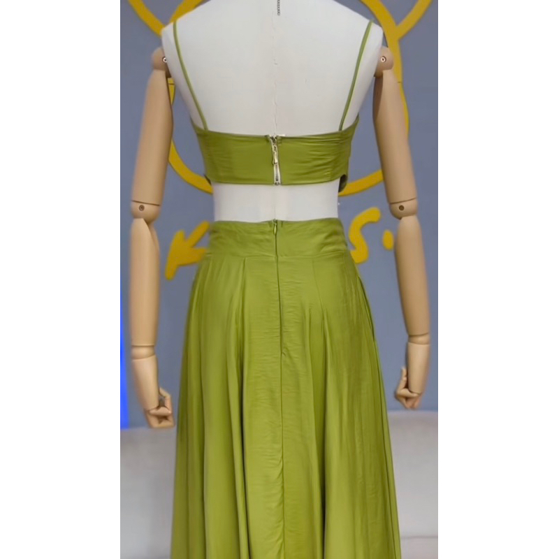 Pass áo croptop chân váy maxi sz S