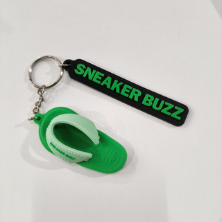 Móc khoá dép Sneaker Buzz siêu dễ thương