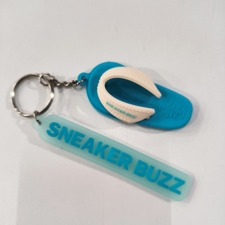 Móc khoá dép Sneaker Buzz siêu dễ thương