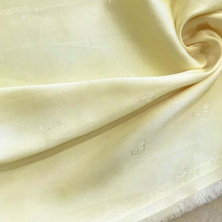 Vải gấm hình thỏ khổ 1m5 - chất dày vừa, mềm mịn, rũ, giãn nhẹ - may váy đầm, áo dài