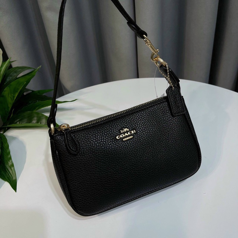 Túi kẹp nách Coach Nolita trẻ trung C1985