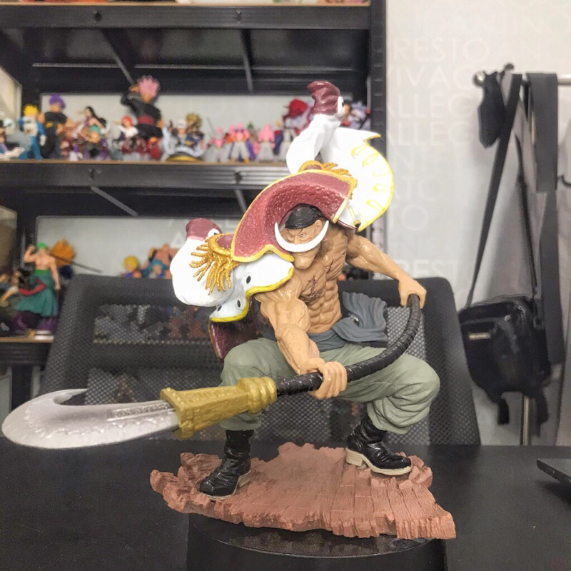 Mô hình One Piece Luffy Store bố già thuyền trưởng băng hải tặc râu trắng 32cm, figure decor nhân vật anime vua hải tặc