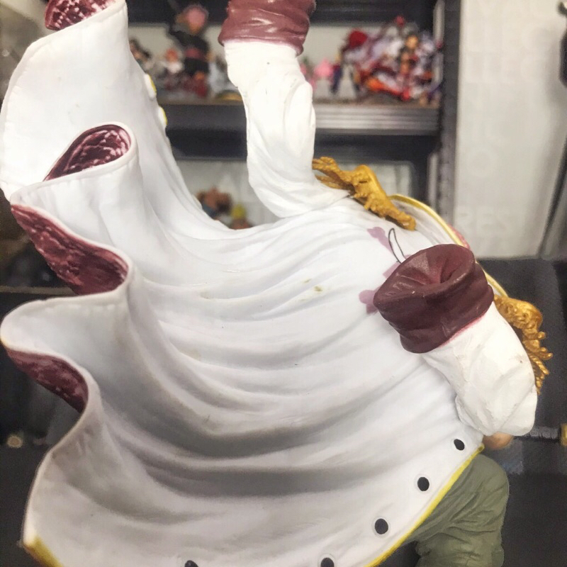 Mô hình One Piece Luffy Store bố già thuyền trưởng băng hải tặc râu trắng 32cm, figure decor nhân vật anime vua hải tặc