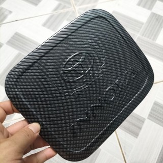 Ốp nắp bình xăng Innova 2006-2015 nhựa abs mạ crom,đen nhám và carbon