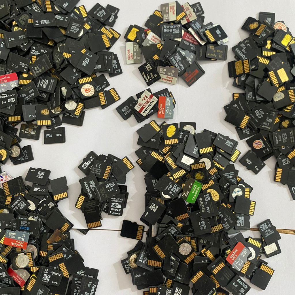 Thẻ nhớ cũ 1gb,2gb,4gb,8gb,16gb,32gb chính hãng bóc máy. Cam kết đúng dung lượng giá tốt nhất.