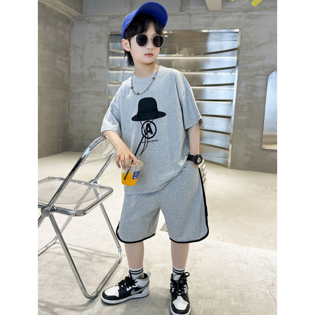 Siêu phẩm bộ quần áo họa tiết in mũ dành cho bé trai