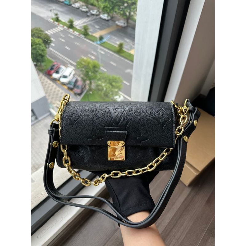 Túi Xách Lou. is Vui. Ttion favorite Size 24cm Màu Đen