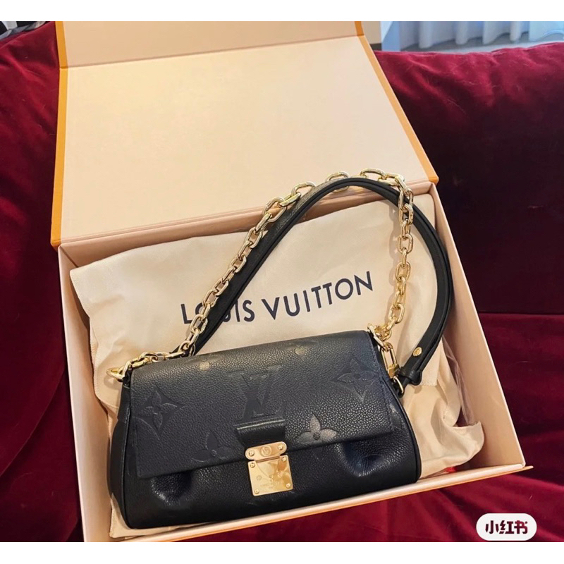 Túi Xách Lou. is Vui. Ttion favorite Size 24cm Màu Đen