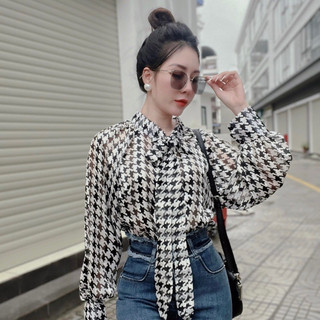 Áo sơ mi lụa tơ thắt nơ cổ hoạ tiết caro nanh sói