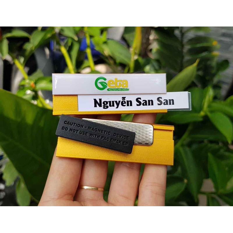 BẢNG TÊN THAY ĐƯỢC TÊN NHÂN VIÊN - Thiết Kế Theo Yêu Cầu
