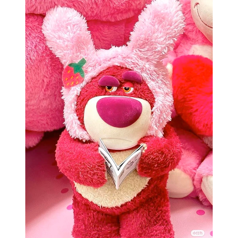 Mô hình gấu dâu Lotso mẫu mới nhất 2023