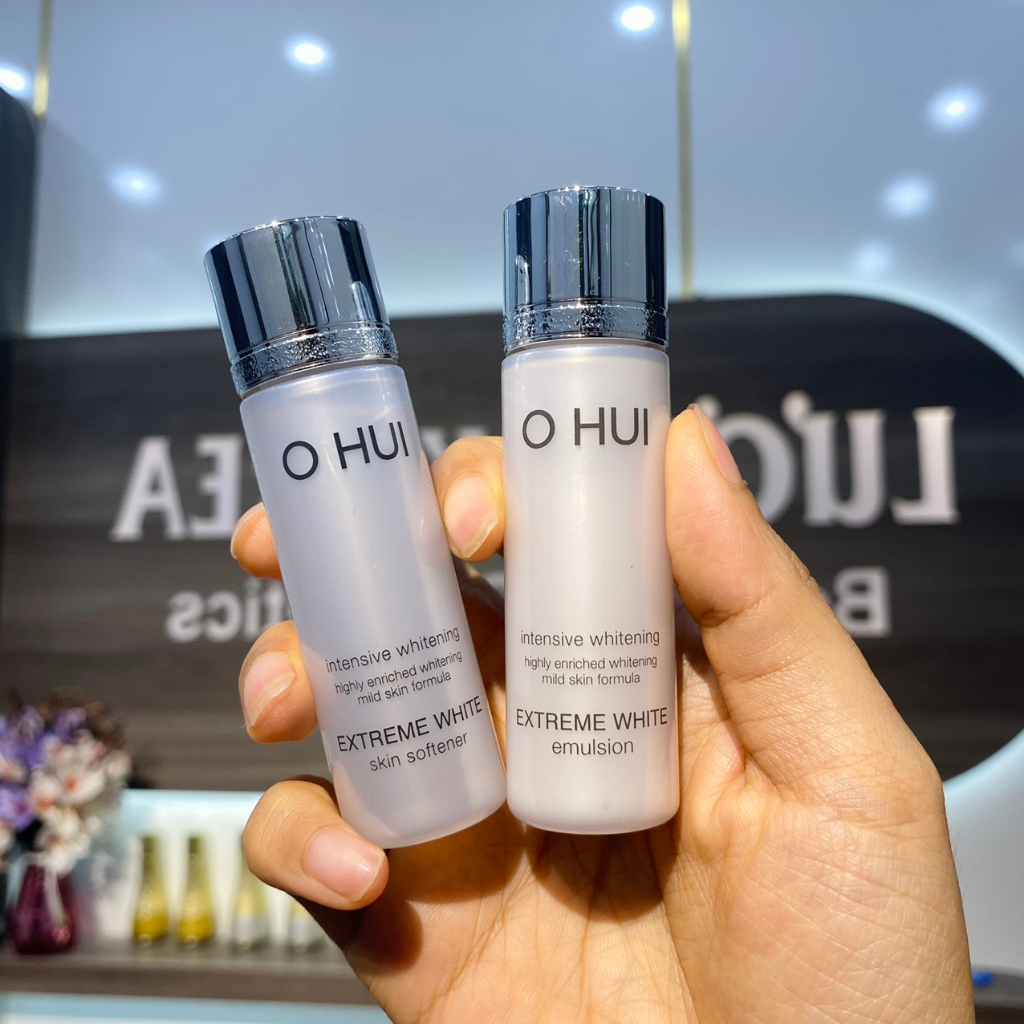 Cặp Nước Hoa Hồng Và Sữa Dưỡng Trắng Da Ohui Extreme White Mini