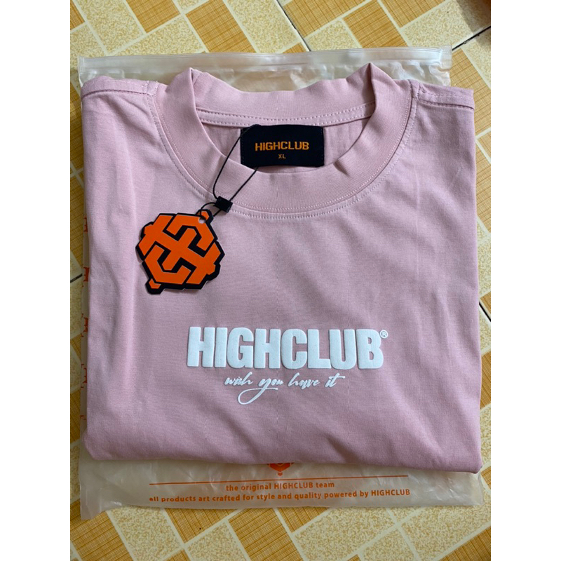 Áo thun Highclub size XL hông phấn