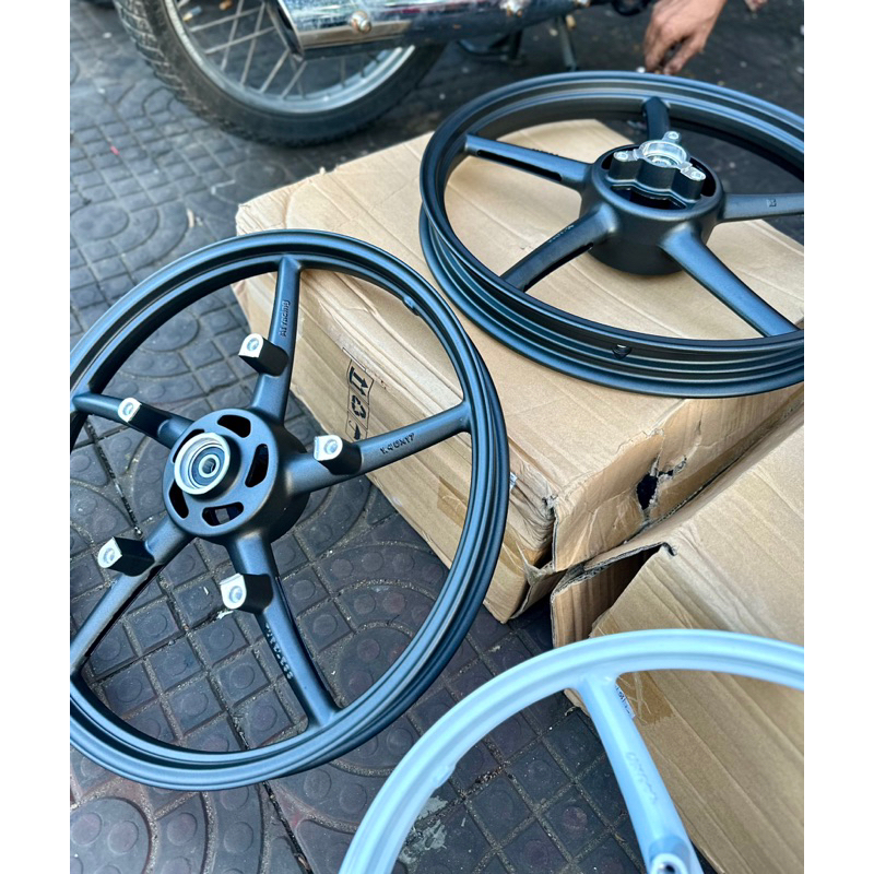 Mâm AT Racing 5 Cây Raider Satria 1.4 1.6