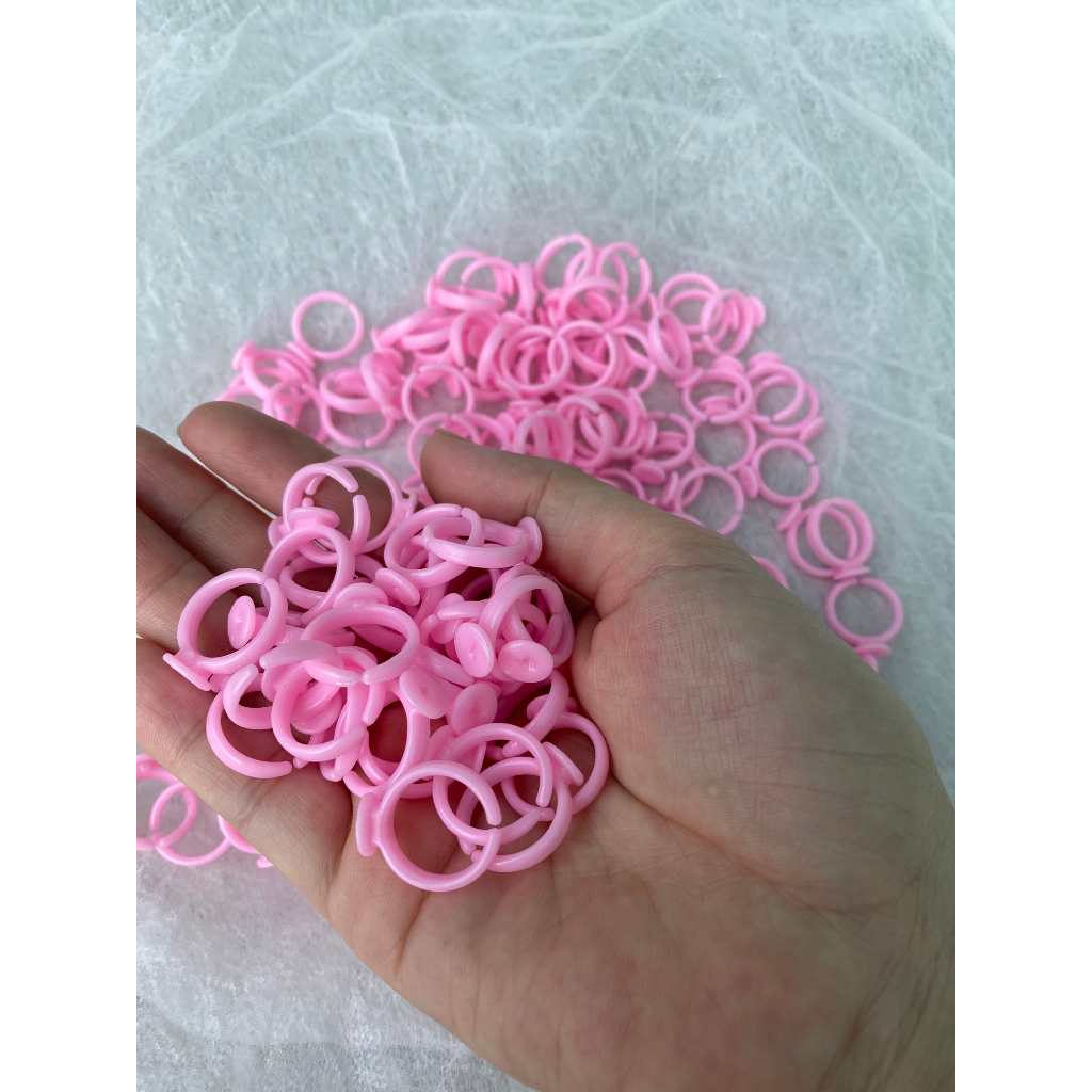 Nhẫn nhựa đính icon gấu dâu hồng,nhẫn họa tiết đáng yêu