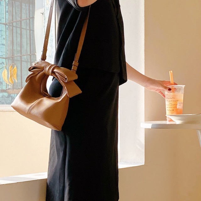 𝐅𝐔𝐋𝐋𝐒𝐄𝐓 Chow bag màu nâu + nơ nâu + quai đeo chéo