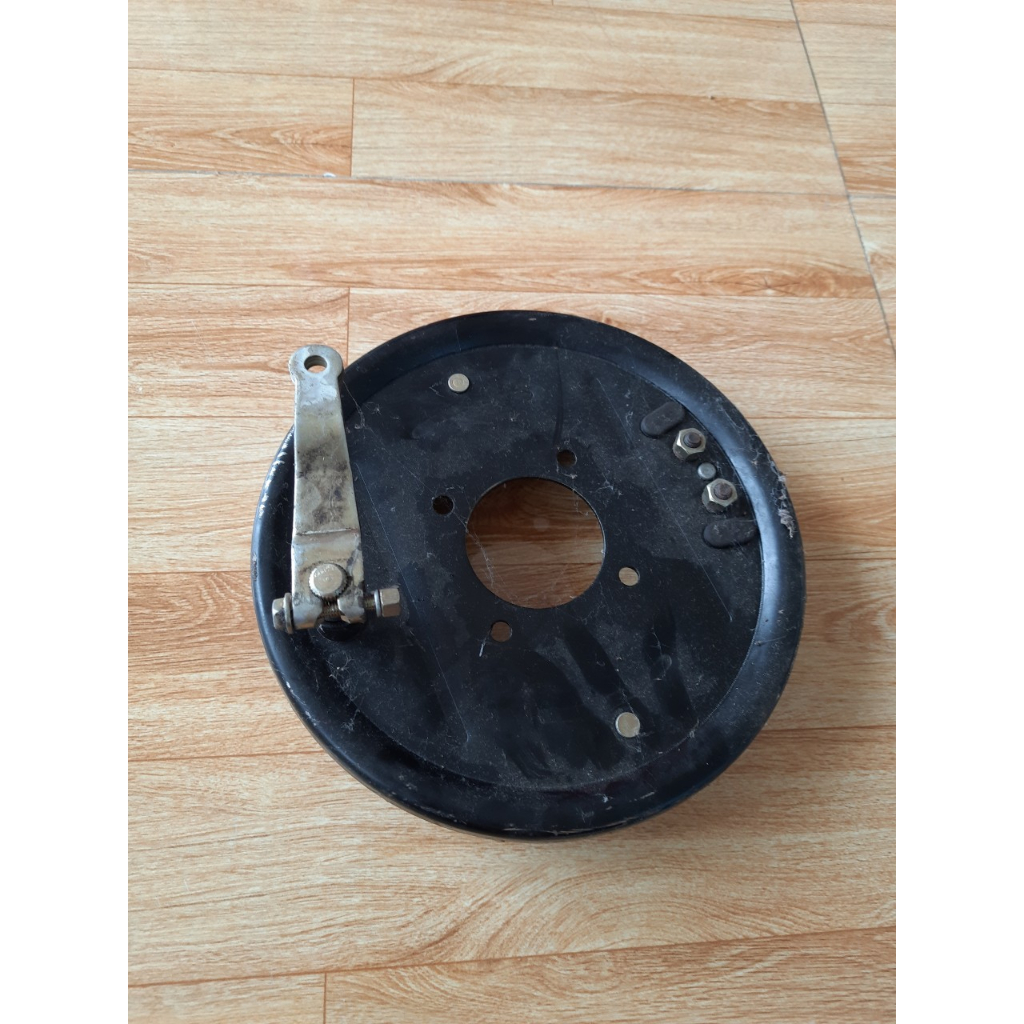 1 mâm dừng phanh cơ đường kính má phanh 18cm, 20cm