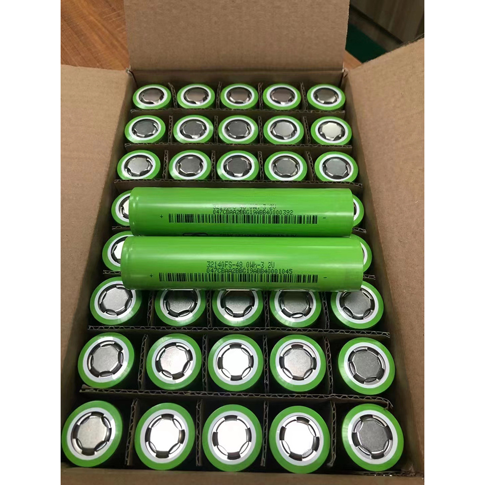 Pin 32140, 33138  - kèm khung, pin 32700