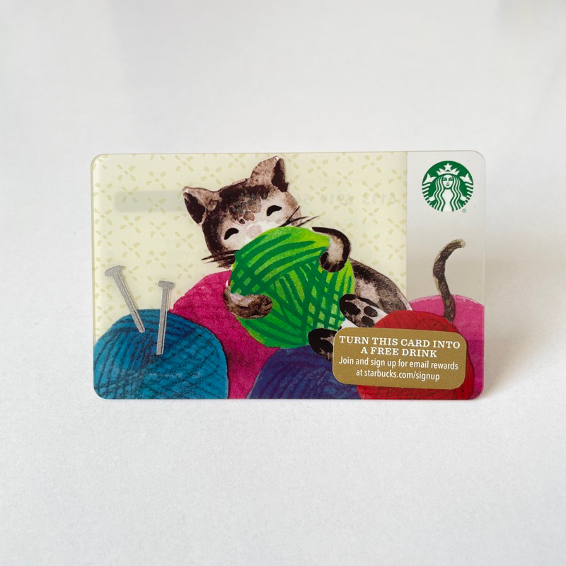 1335 THẺ STARBUCKS NHỰA US CAT WITH YARN, thẻ có trầy (thẻ đã sử dụng, dùng để sưu tầm)