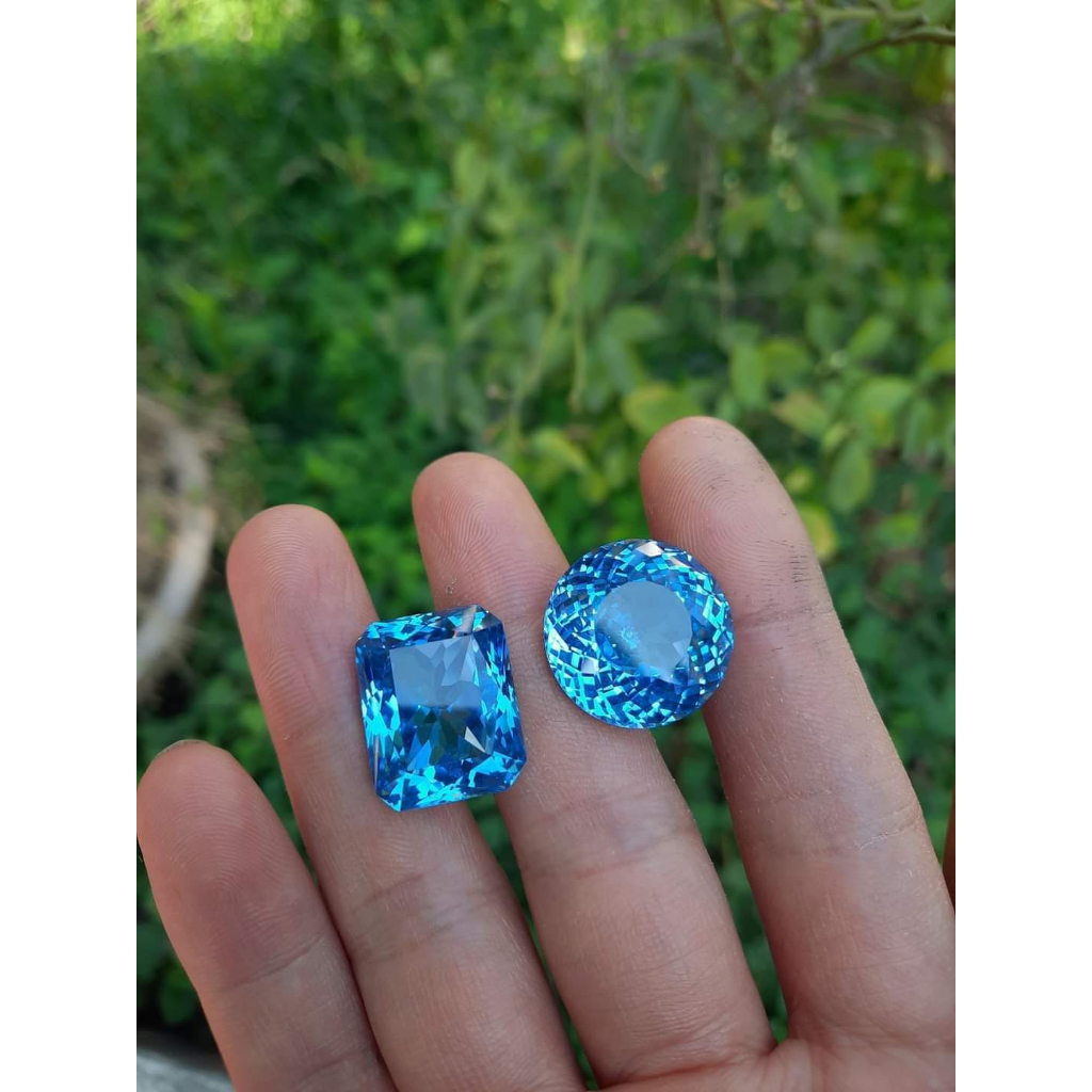 Topaz viên, lành sạch, đươc gia nhiệt để tăng cường ánh xanh