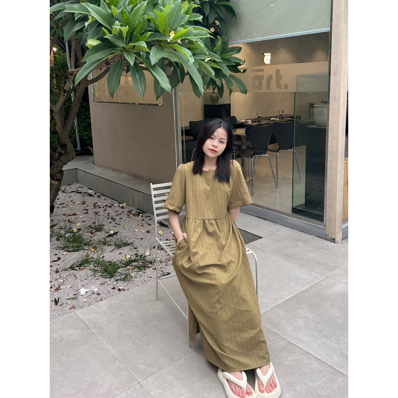 Váy babydoll dáng dài basic Siim Dress