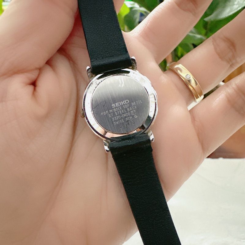 Đồng hồ nữ si nhật hiệu Seiko, mặt bát giác