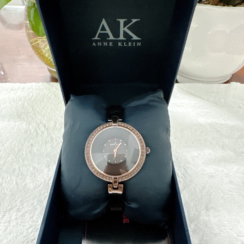 Đồng hồ nữ si nhật hiệu Anne Klein