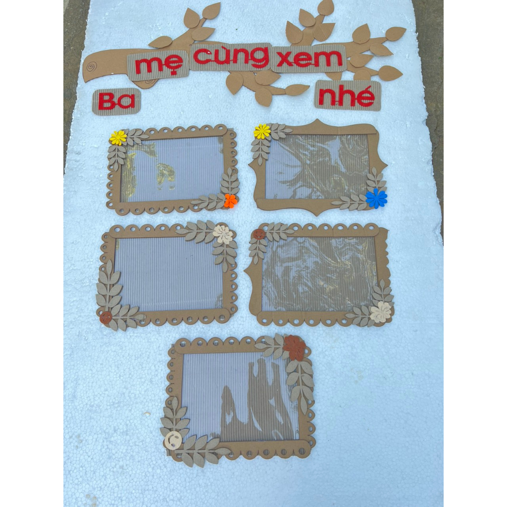 Bộ ba mẹ cùng xem nhé chất bìa trang trí mầm non