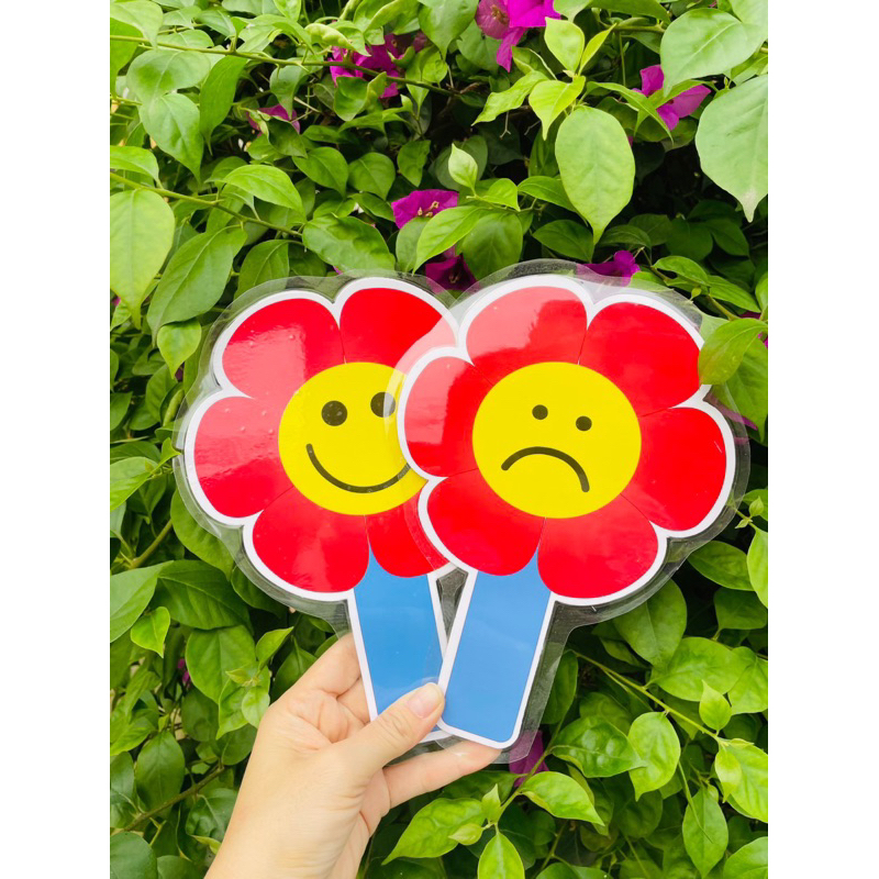 Thẻ mếu cười hai mătj ( mặt mếu , mặt cười)