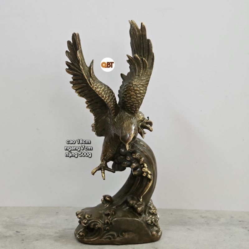 Đại bàng tung cánh bằng đồng phong thủy