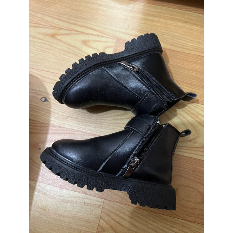 Thanh ly Boot bé gái