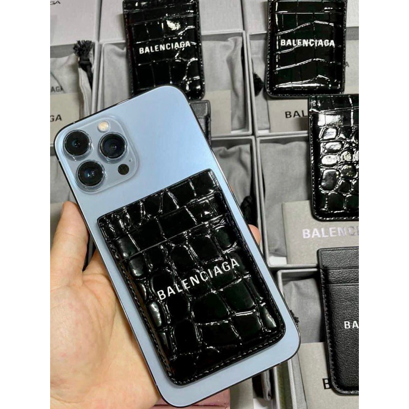 Ốp để thẻ Balen màu đen vân da