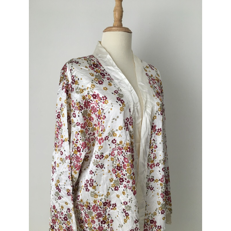 Áo choàng satin hoa 2hadn