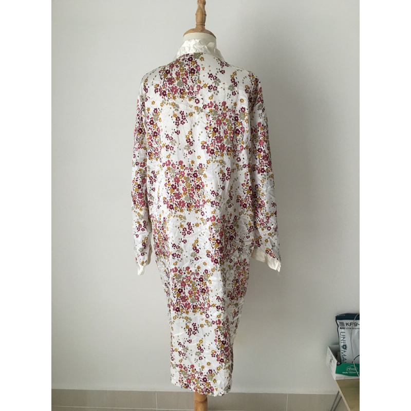 Áo choàng satin hoa 2hadn