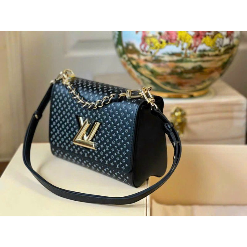 Túi lv twist logo chìm 3D s23