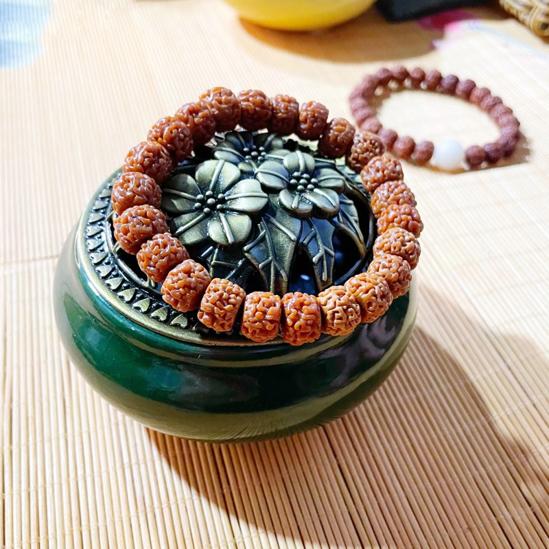 Vòng tay phật giáo, vòng tay hạt bồ đề kim cang rudraksha