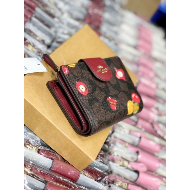 VÍ COACH GÀI Medium Corner Zip