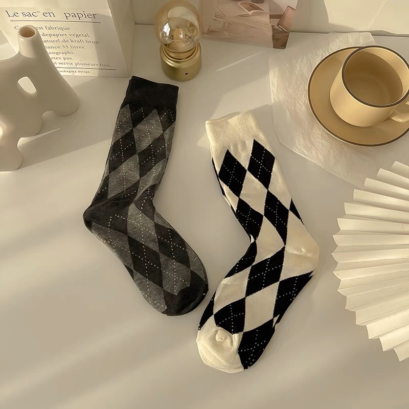 TẤT VỚ NỮ COTTON LƯỚI HÌNH THOI ĐEN TRẮNG PHONG CÁCH NHẬT BẢN