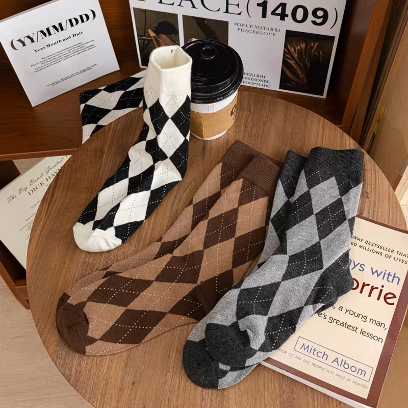 TẤT VỚ NỮ COTTON LƯỚI HÌNH THOI ĐEN TRẮNG PHONG CÁCH NHẬT BẢN