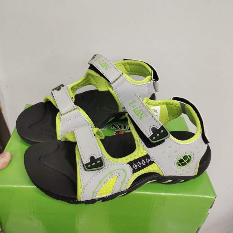 Sandal bé trai và bé gái dư xịn