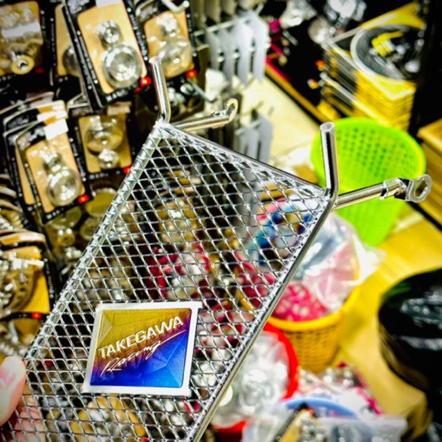 Baga giữa Dream xiken có 2 móc treo đồ  gắn như zin