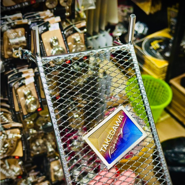 Baga giữa Dream xiken có 2 móc treo đồ  gắn như zin