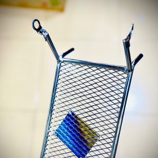 Baga giữa Dream xiken có 2 móc treo đồ  gắn như zin