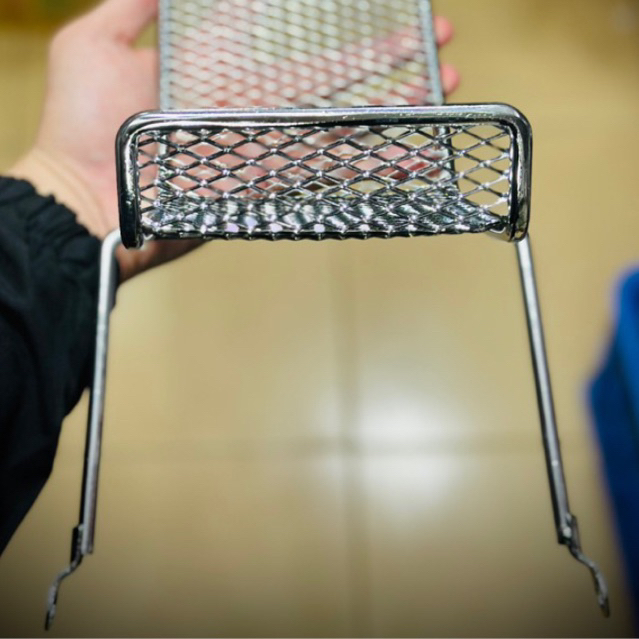 Baga giữa Dream xiken có 2 móc treo đồ  gắn như zin