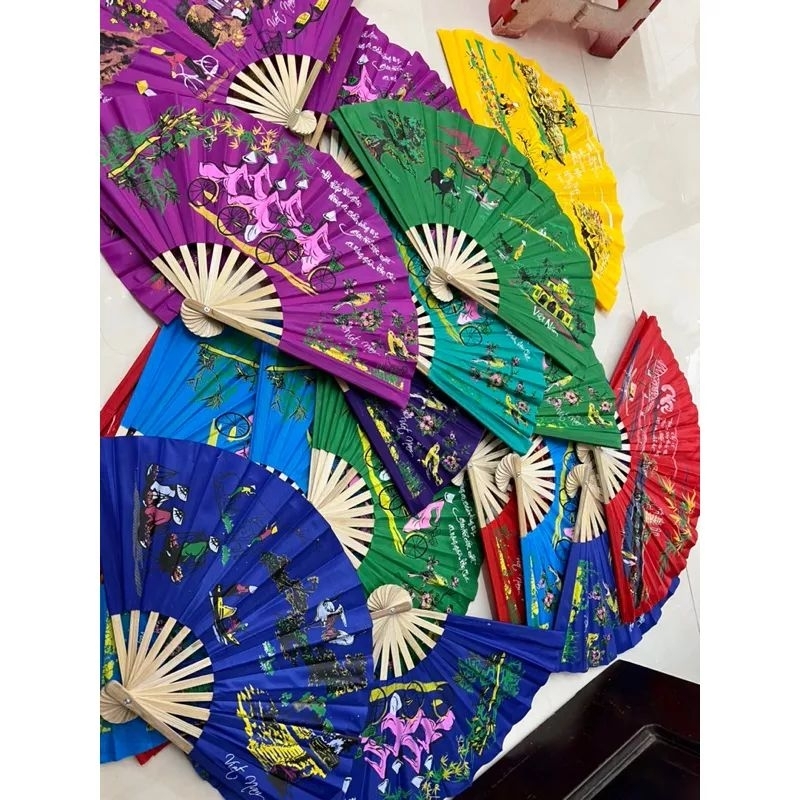 Quạt vải vẽ tay phong cảnh , áo dài Việt Nam - Quà tặng Việt Nam - fan